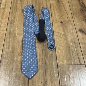 Chaps Men's  100%Silk Anchor Pattern Blue Tie Size One
